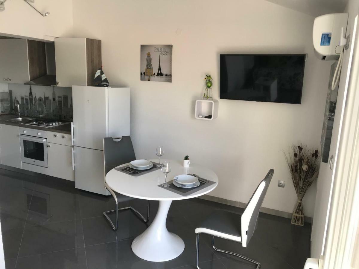 Hvar Apartments Felix Hvar Town Exterior photo